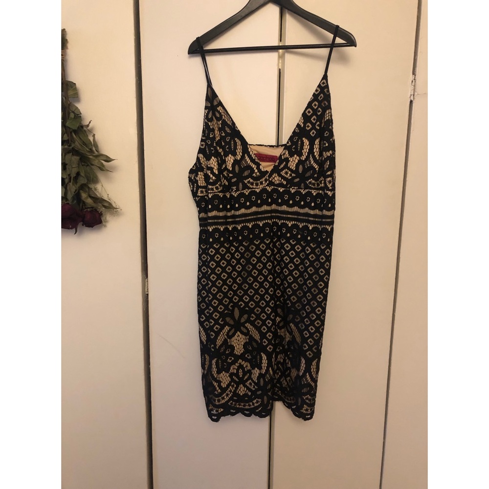 Lace detail cocktail dress
